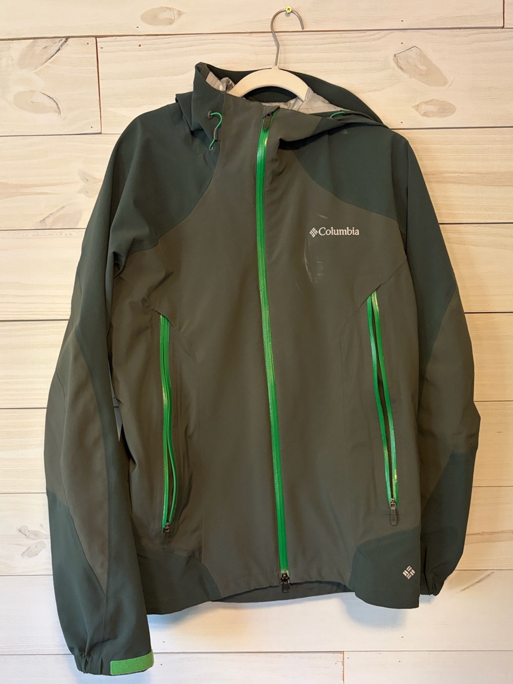 Columbia Men's Green Triecta Soft Shell Rain Jacket
